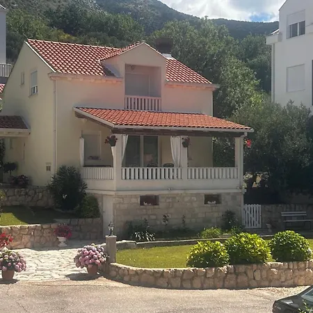 Tina * Cavtat