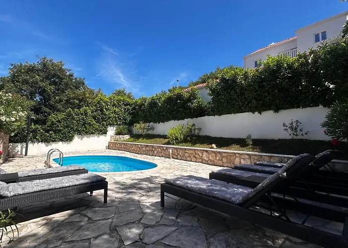 Tina בית נופש