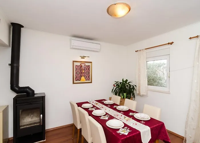 בית נופש Tina