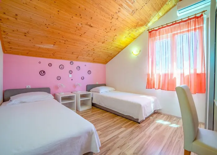 Tina בית נופש